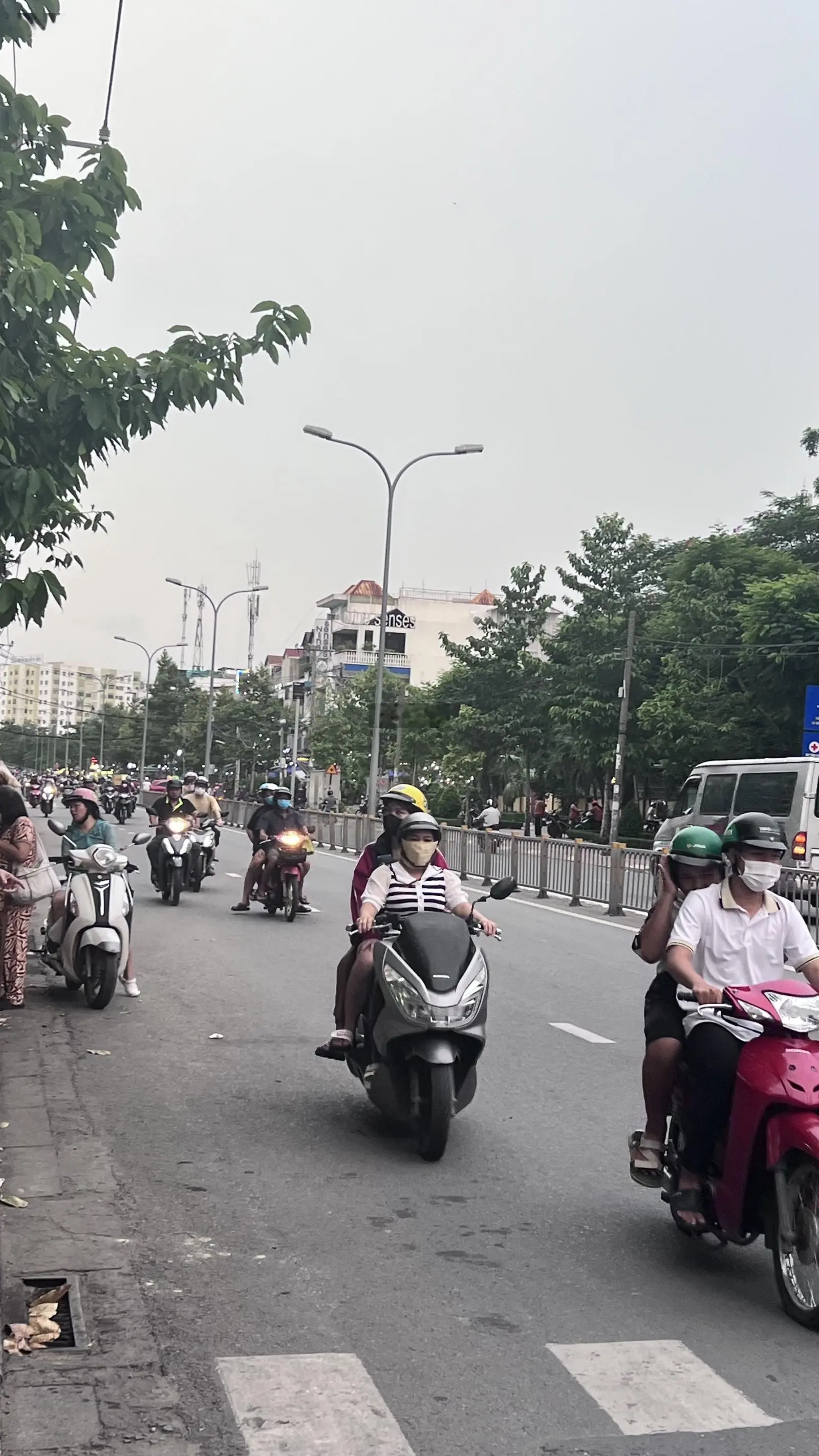 Bán nhà Quận 8, gần bến xe, Tạ Quang Bửu, 3 tầng, ~41m2, nhỉnh 6 tỷ, rẻ đẹp, ở liền, SHR