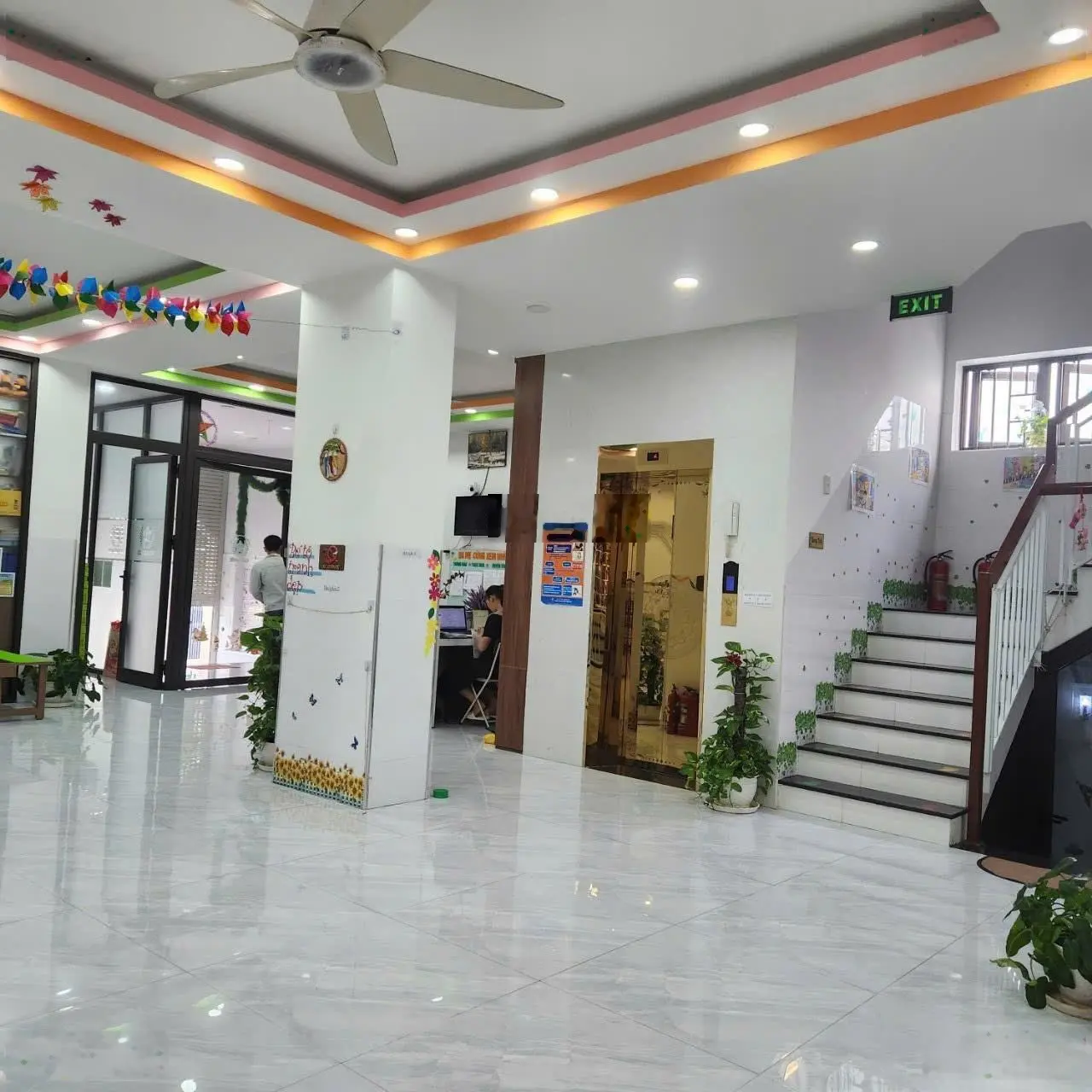 Bán nhà 7 Tầng mặt tiền đường Lê Chân - Giá 40 Tỷ - Tp Nha Trang