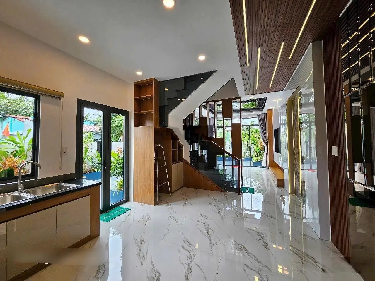 Căn Gốc 1 Trệt 1 Lầu Với Tổng Diện Tích 141m2 (8x18) Thổ Cư-Sổ Hồng Có Nội Thất Bên Trong