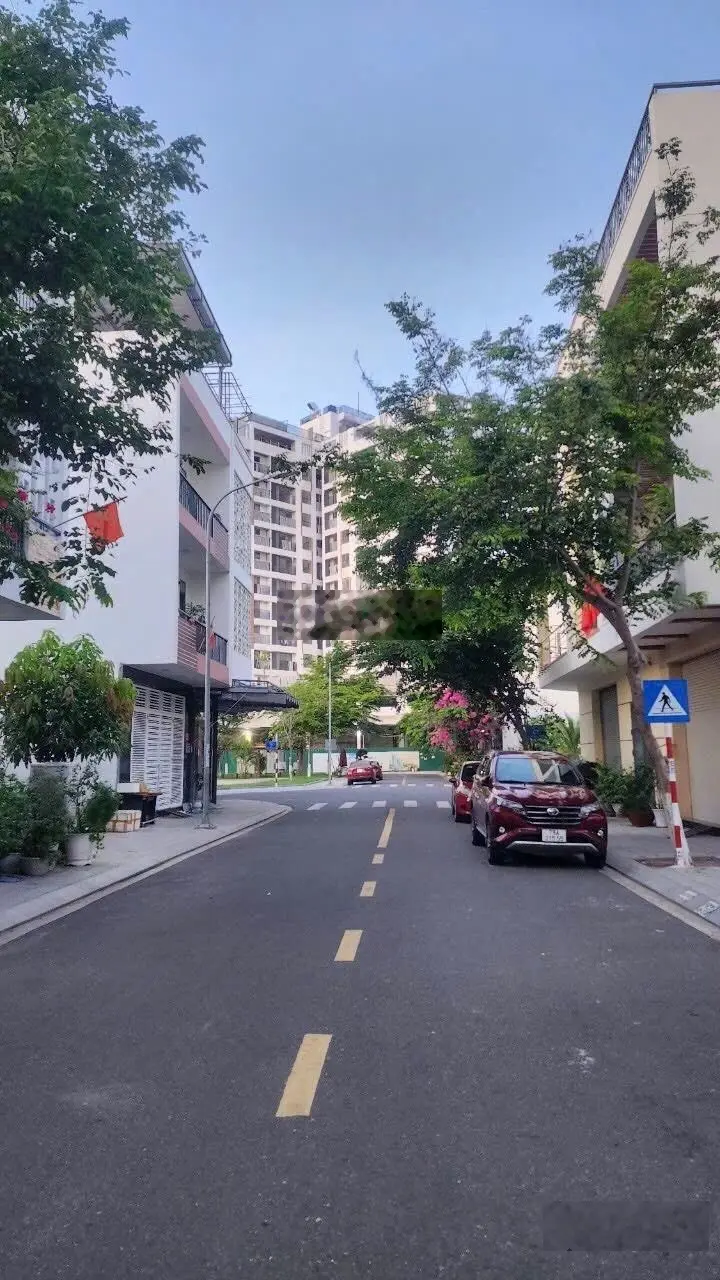 Em NGUYỆT NHA TRANG cần bán nhà khu đô thị Phước Long- Nha Trang.