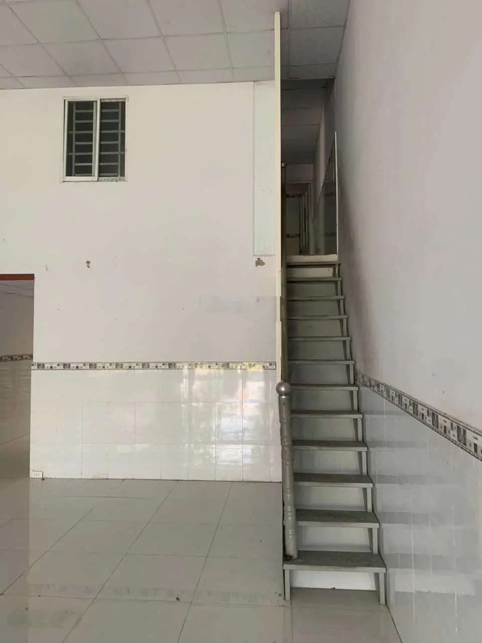 Cần bán 02 căn nhà mặt tiền đường chính, đường 24m liền kề KCN Long Hậu