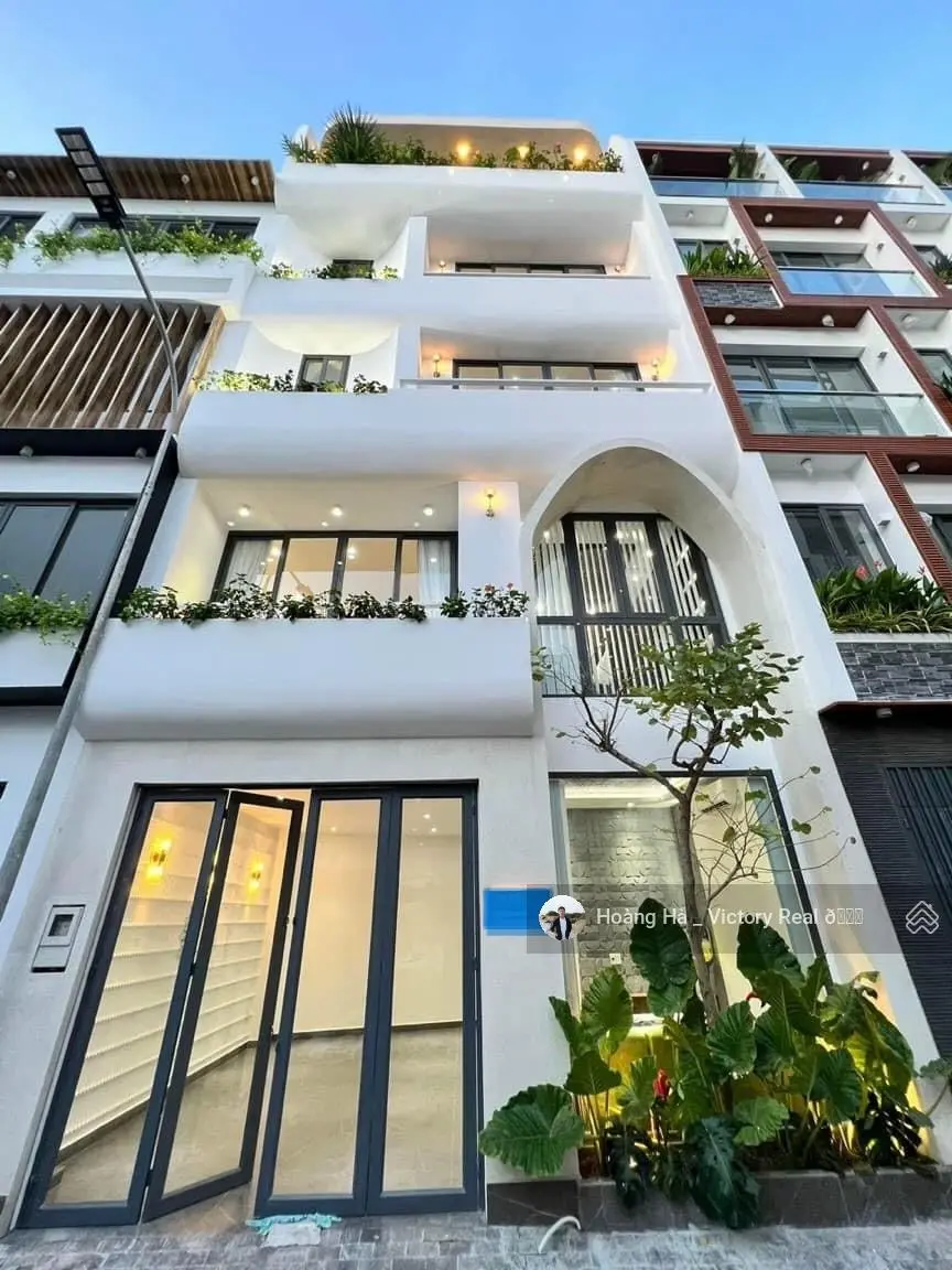 BEST Nhà sân bay 4 tầng 5PN, 5WC, (5.4 x 10.5m) - 56m2, tại Bạch Đằng, P.2, Tân Bình, 11.2 Tỷ TL.