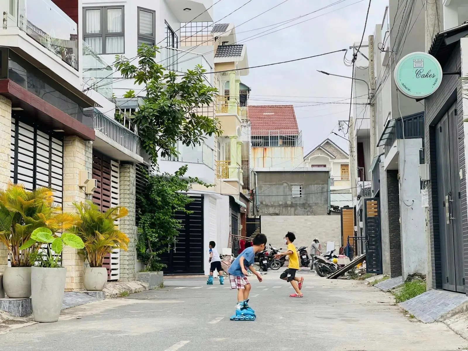 Chuyển nơi ở cần bán nhà đẹp 3 tầng 61m2 Oto tận cửa gần Vành đai 2, Ga Metro khu dân trí cao 7.2Tỷ