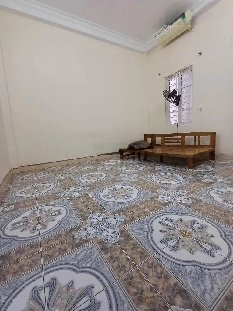 Bán nhà ngõ rộng, ô tô chạy vòng quanh, gần đường QL 1A, tại Thanh Trì, Hà Nội