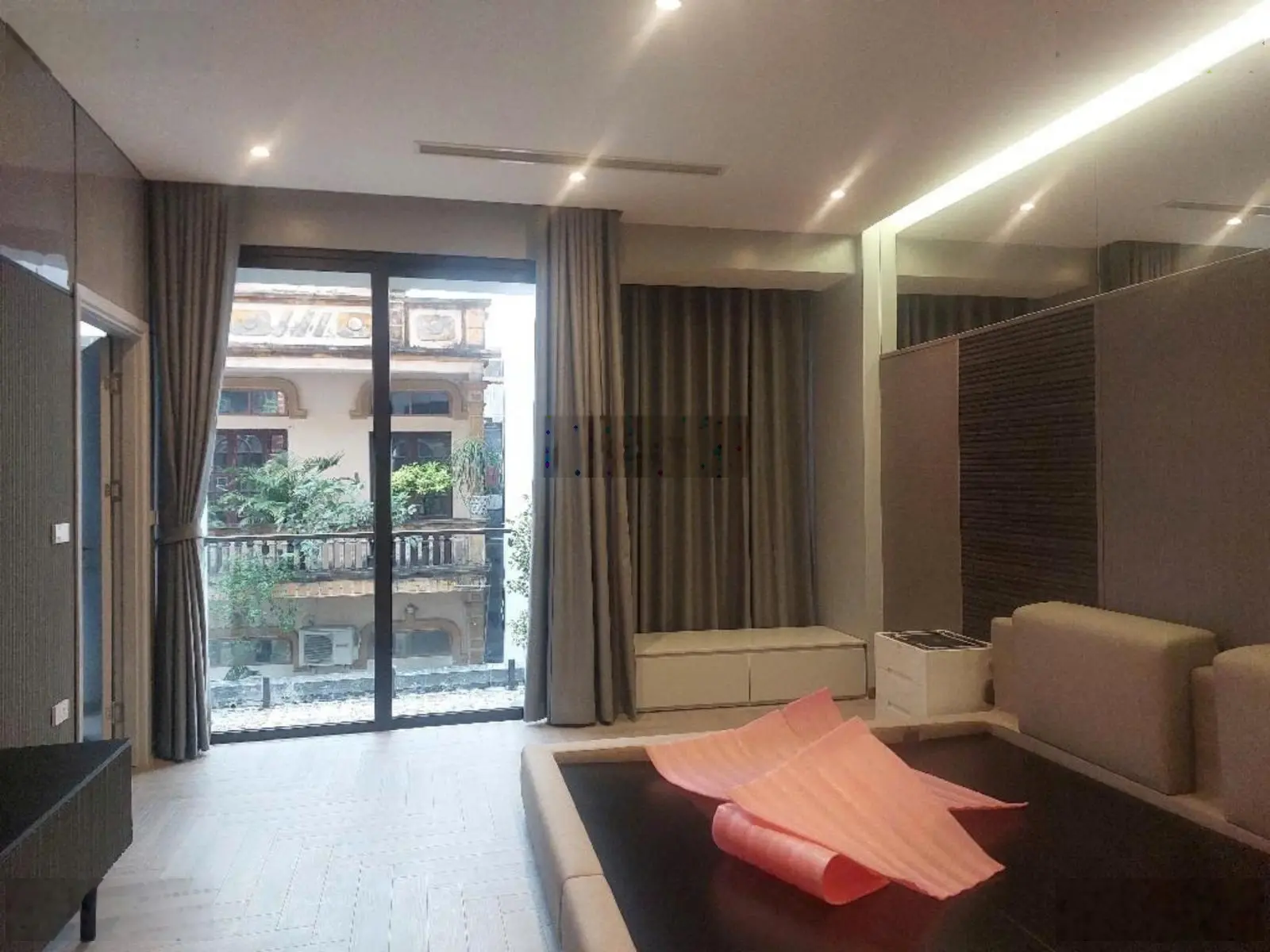 Bán nhà khu víp 918 Phúc Đồng 85m2, MT 6,5m, 5tầng giá 20tỷ phân lô vỉa hè ôtô tránh