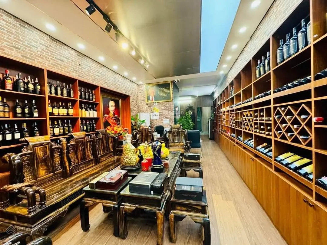 Cần bán nhà mặt phố giá 32 tỷ VND tại Đường Ngọc Lâm, Long Biên, Hà Nội