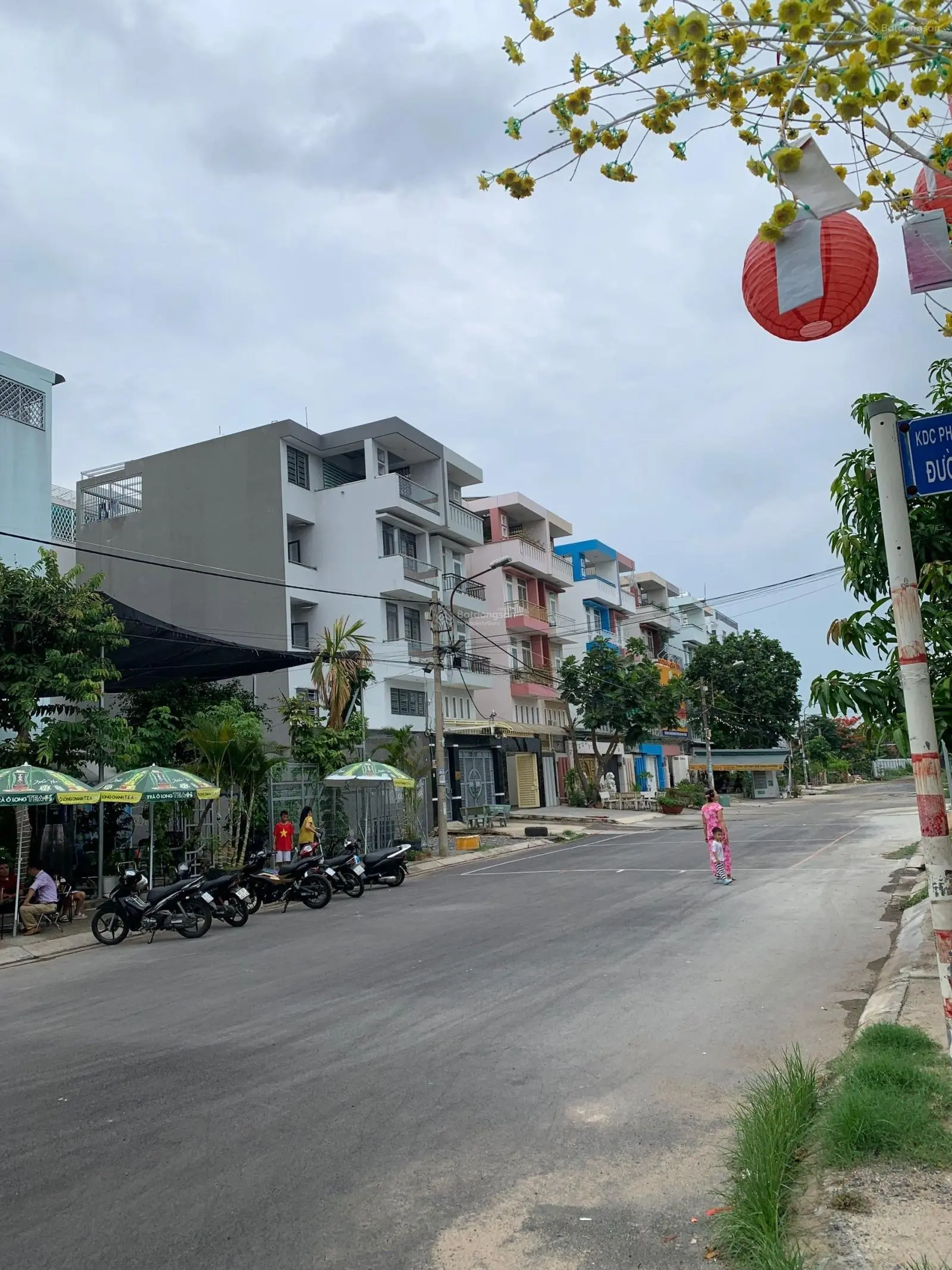 Siêu rẻ. Bán đất mặt tiền đường Phạm Thế Hiển, DT 100m2 full thổ cư chỉ 40 triệu/m2. Quận 8