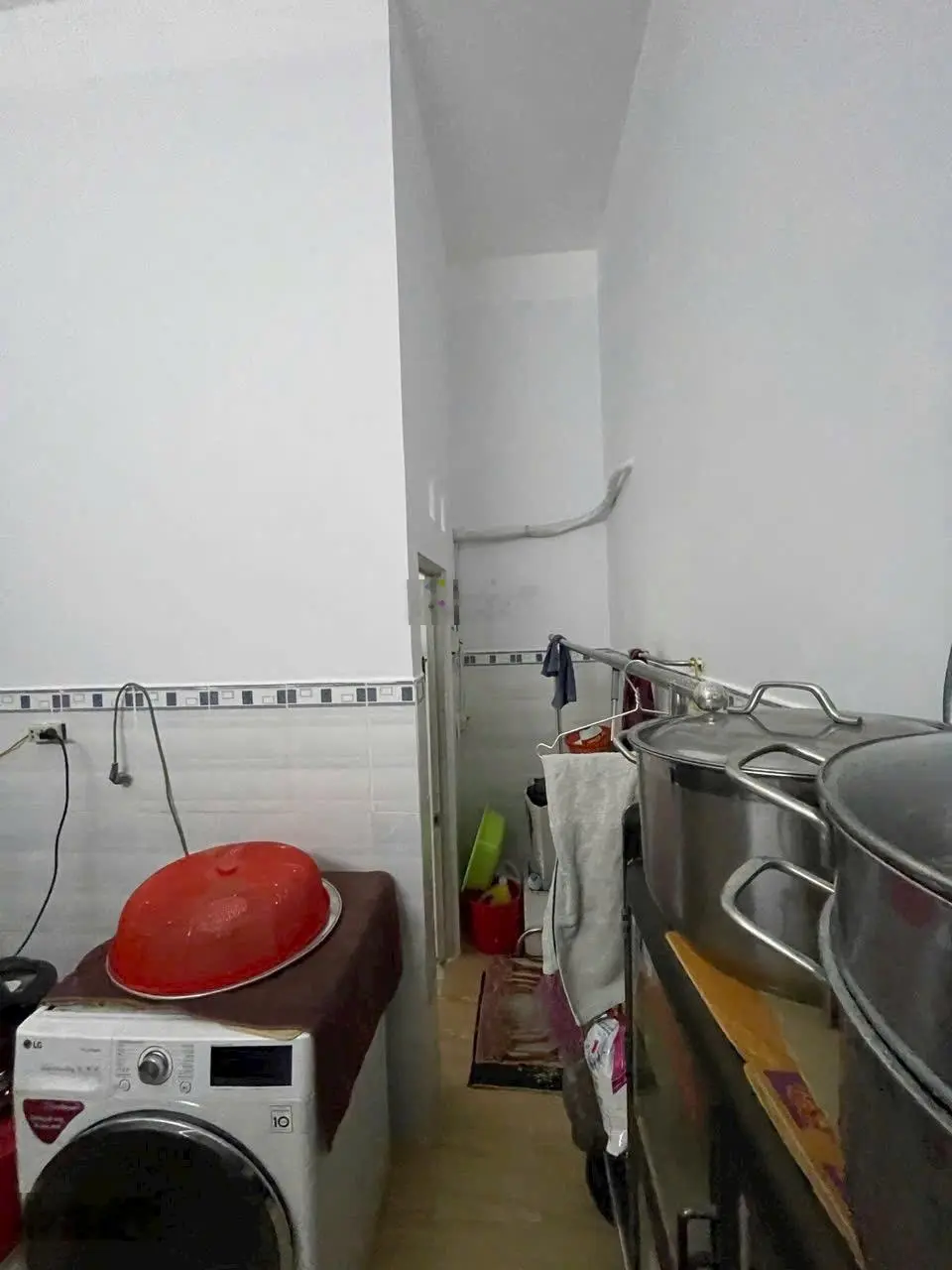 Nhà trệt lầu gần Vincom Tp. Dĩ An. DT: 59m2. Đường 5m. 3 phòng ngủ, DT: 59m2. Giá: 2.990 tỷ TL