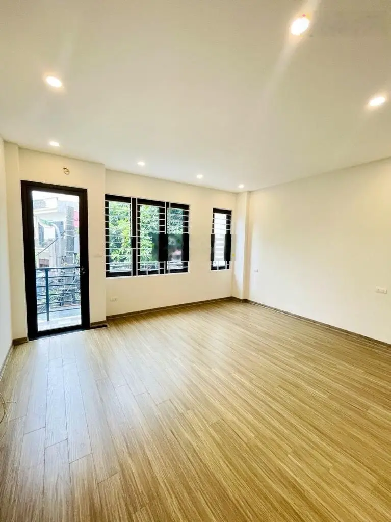 Bán gấp nhà riêng tại đường Tư Đình, Long Biên, Hà Nội giá ưu đãi 5,795tỷ , 165,5m2