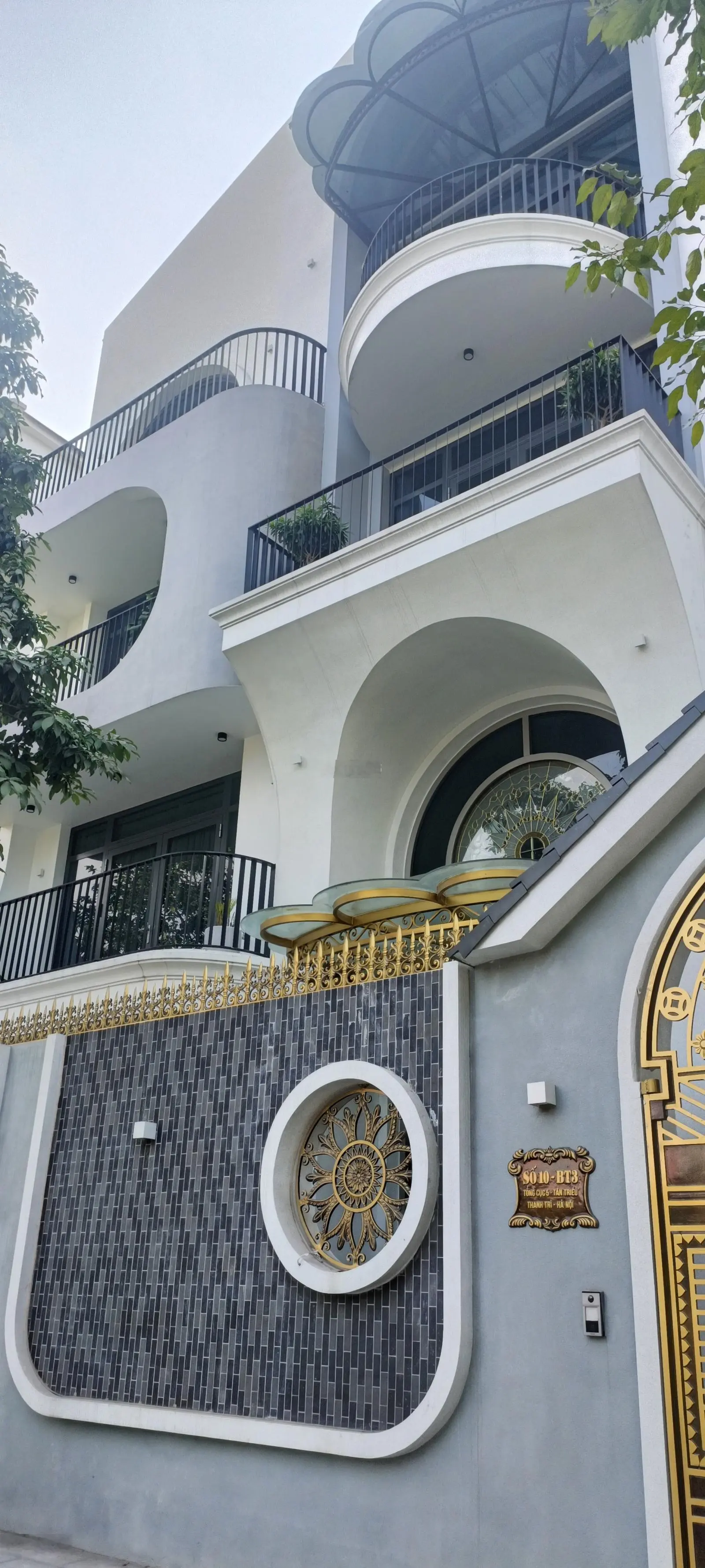 Biệt thự xây thô KĐT Văn Quán, Hà Đông. Dt98m2 x 5 tầng. Mt8m. Giá 19.3tỷ. View vườn hoa.