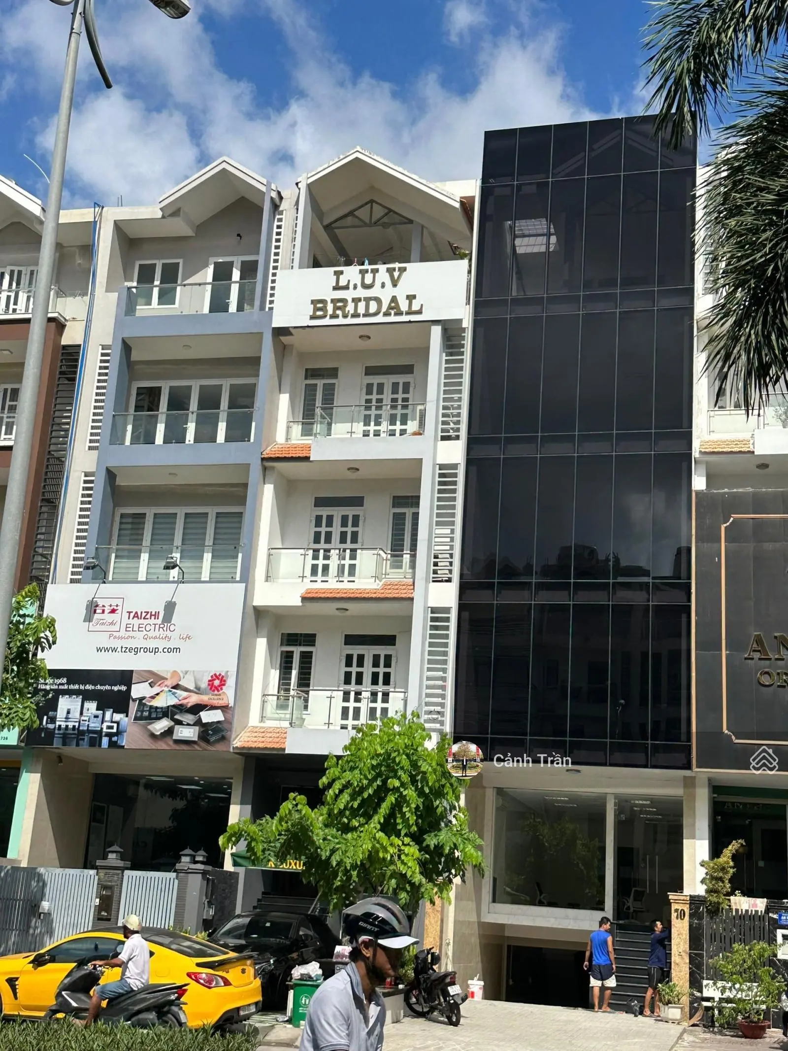 Chính chủ cần ra nhanh nhà phố D1 - Him Lam. Giá tốt, vị trí đẹp. LH 0908 355 ***