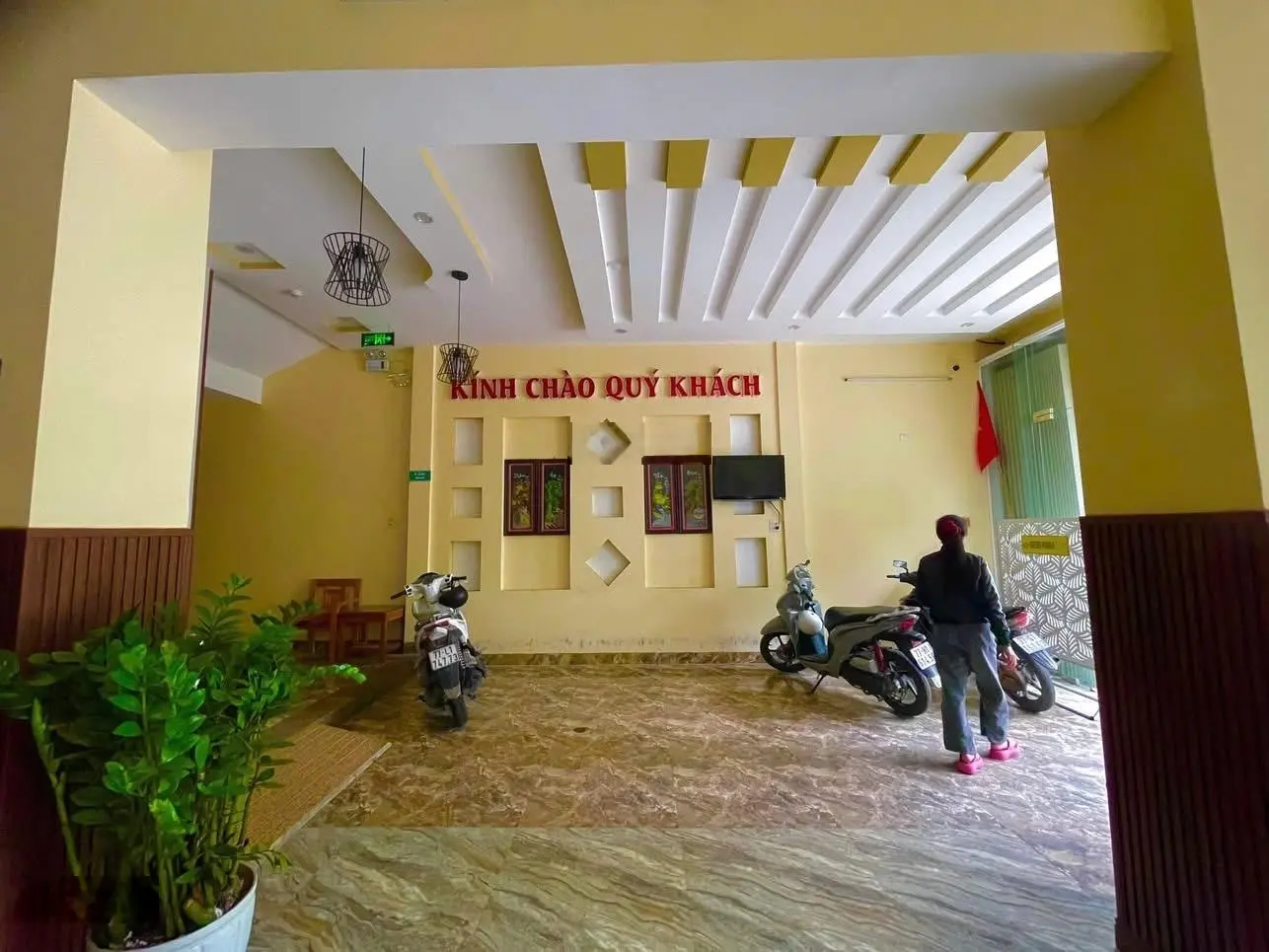 Bán khách sạn gần bến xe quy nhơn. đang hoạt động tốt ( có gpkd, pccc )