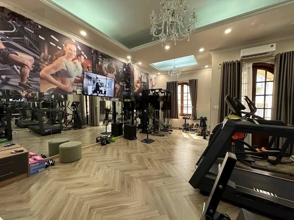 Bán biệt thự hầm 5 tầng đường Thành Thái Quận 10, ngang 6m, HXT, hiện hữu, giảm 1tỷ còn 34 tỷ (TL)