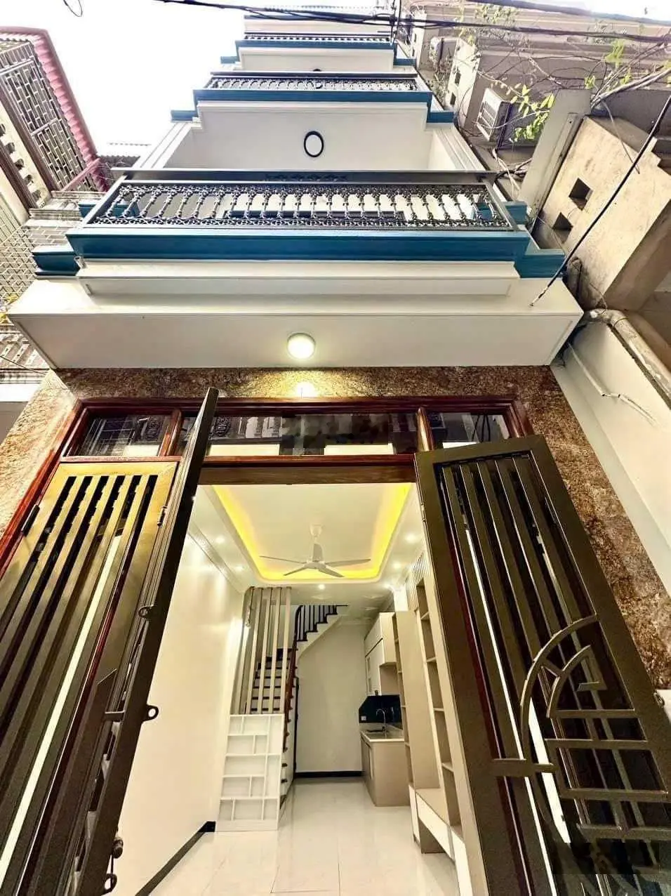 Chính chủ bán nhà dân xây Vạn Phúc Hà Đông ngõ thông ô tô 7 chỗ đỗ cửa 42m2 giá 7.3tỷ 0972 096 ***