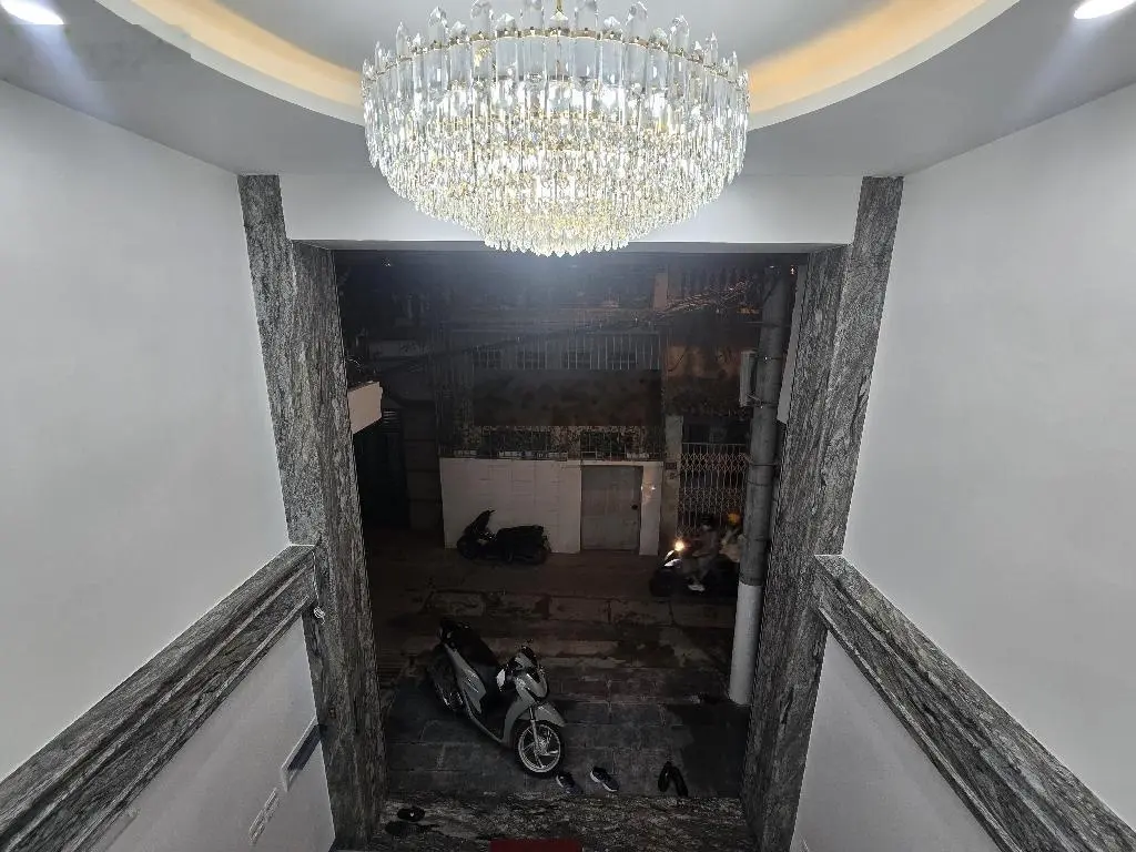 Bán nhà mặt phố hoàng mai - chỉ với 16,7 tỷ, 56m2, 7 tầng, pháp lý đầy đủ. thang máy kinh doanh.