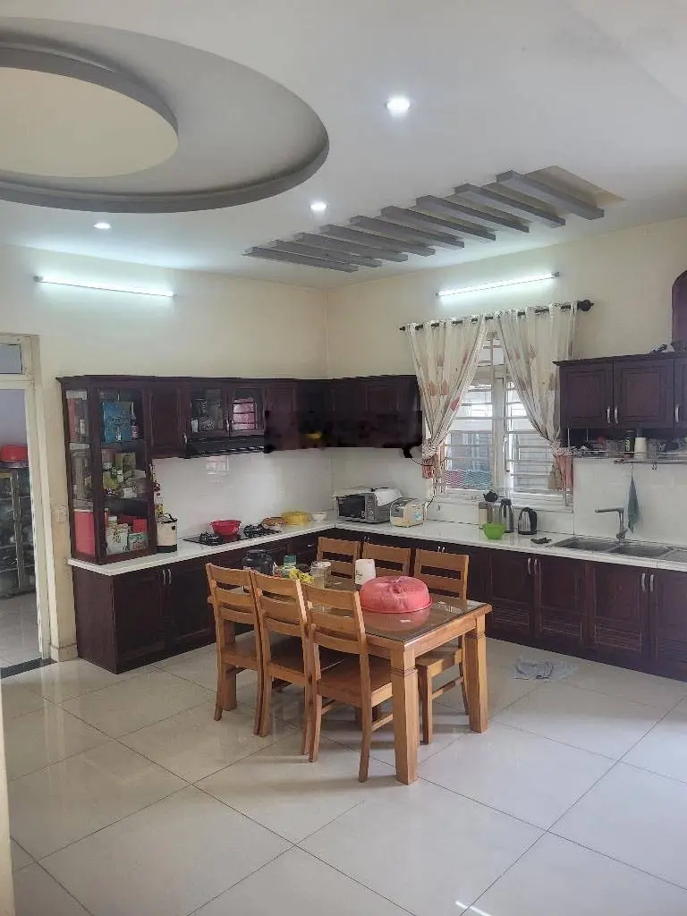 Biệt thự 2 tầng 240m2 mặt tiền đường hiếm có Hiệp Phú, Q.9 (TP. Thủ Đức) nhỉnh 19 tỷ