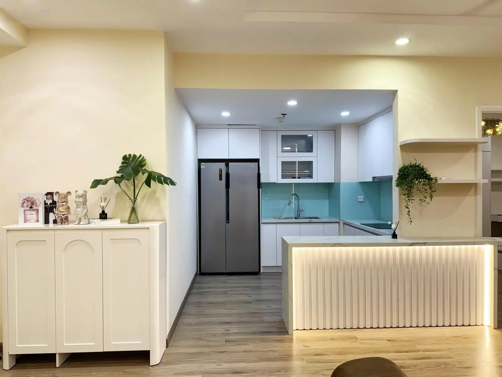 chuyển căn lớn cần Bán 2 sáng ngủ diện tích 83m nhà sửa đủ đồ đẹp view nhạc nước lh em 0974 532 ***