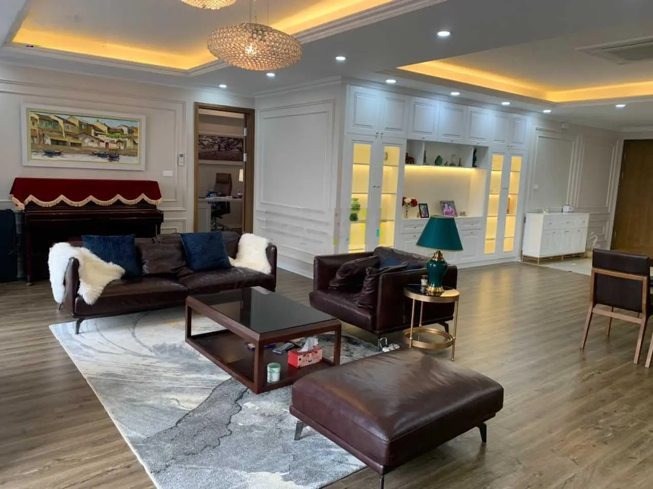 Gia đình bán căn 3 phòng ngủ 140m2 tại Hapulico tòa 21T2, nội thất liền tường cửa Đông Nam, sổ đỏ