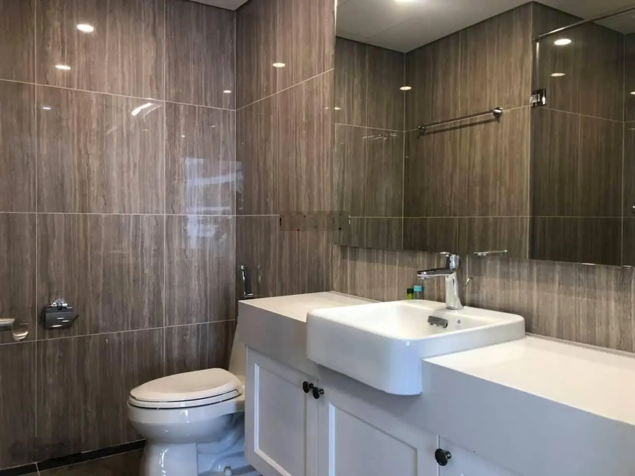Full bảng hàng chính chủ + chủ đầu tư tháng 9 diện tích 111m2, 3 ngủ tòa D'. Le Roi Solei