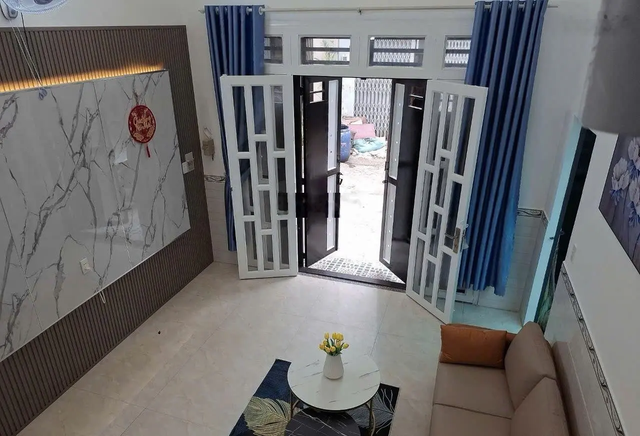 Nhà giá rẻ - 67m - 4 tầng - hẻm 7m - chủ gấp bán giảm 200t riệu còn 4.7 tỷ.ngay hiệp thành q.12