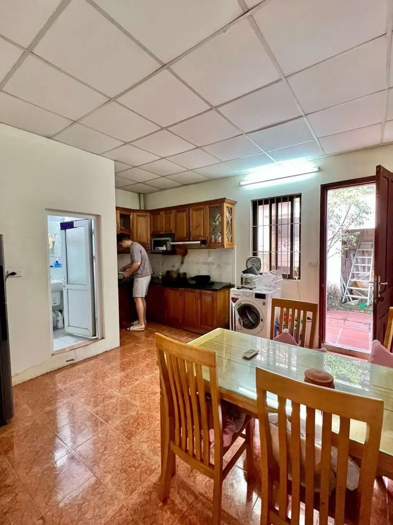 Cực hiếm, bán nhà Kim Mã 30m2, 160m2 5.4 tỷ, 2 thoáng, ngõ to nông.