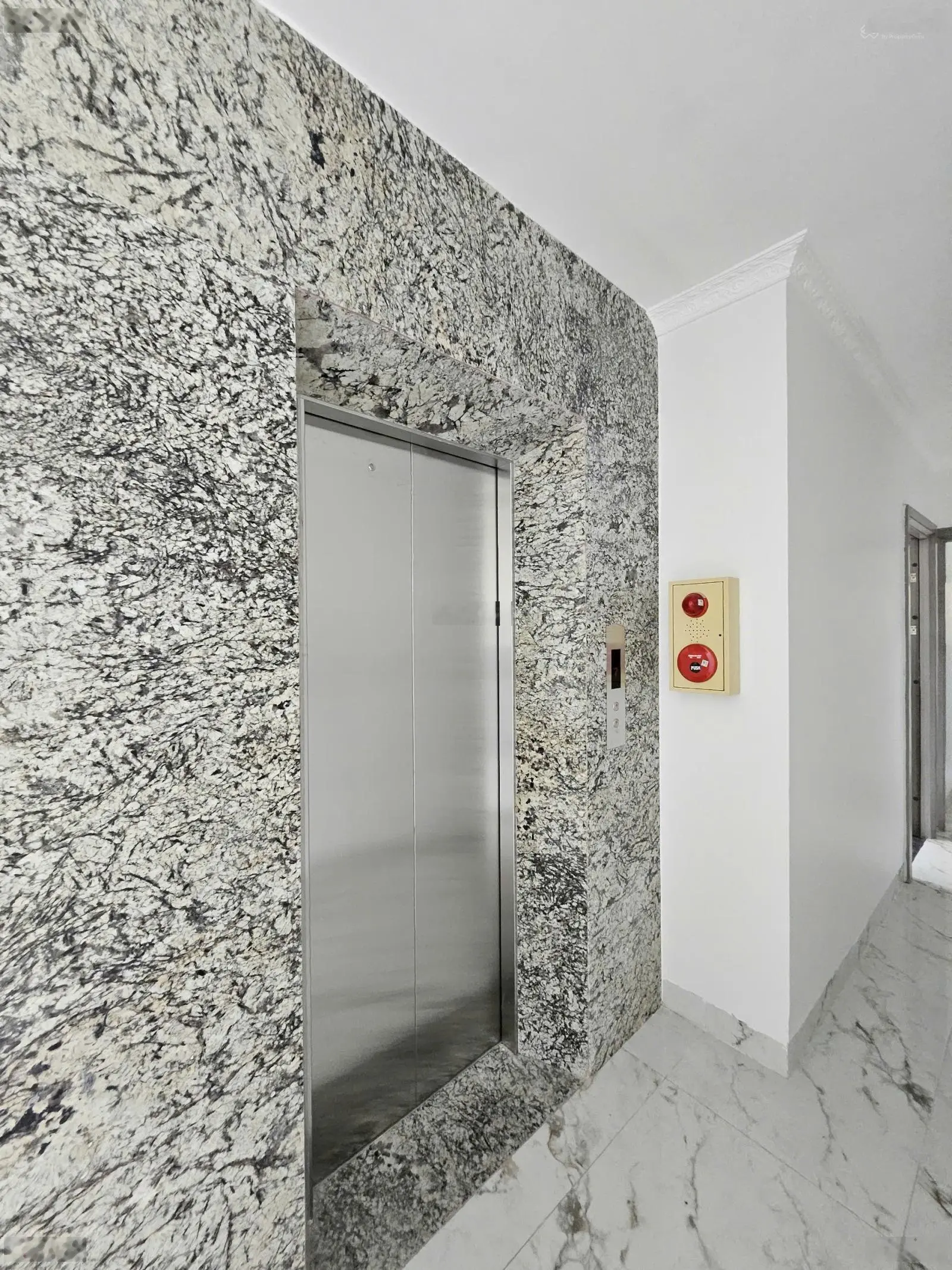 Bán toà CCMN Trung Văn - xây 22 phòng 80m2*7T*MT4,2m giá 17tỷ nhỉnh - thang máy - full nội thất