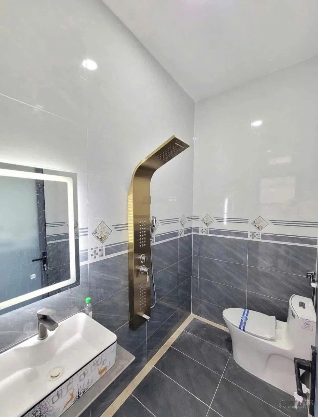 Bán nhà 3 lầu 68m2, sổ hồng riêng