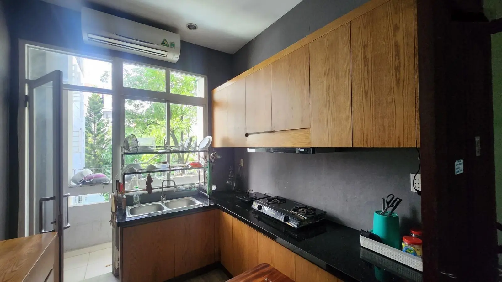 Chính chủ cần bán nhà mặt tiền Nguyễn Văn Linh , Phú Mỹ Hưng, Quận 7, TP HCM.