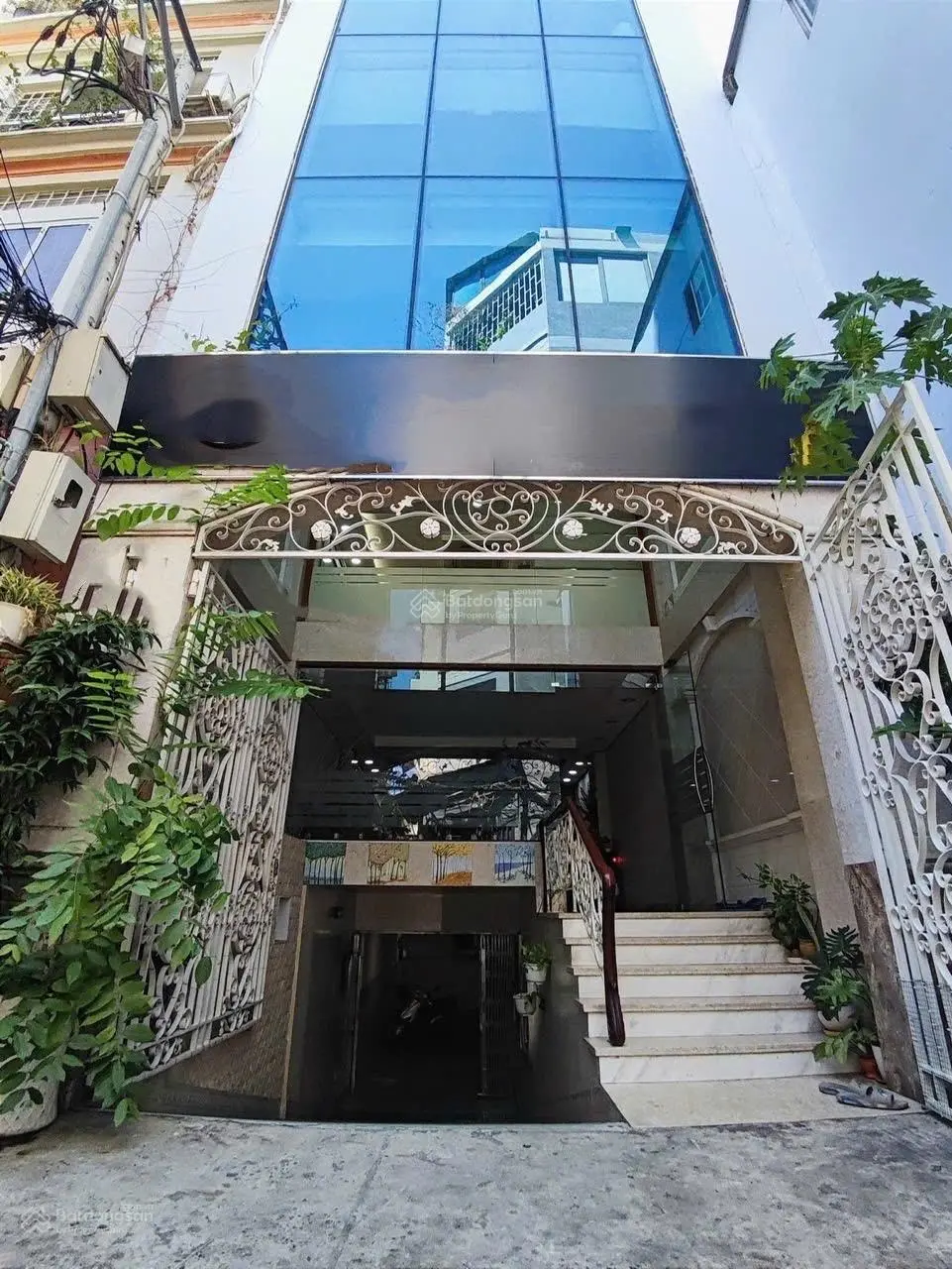 Cần bán tòa nhà văn phòng đường Calmette Quận 1 giá 28,3 tỷ