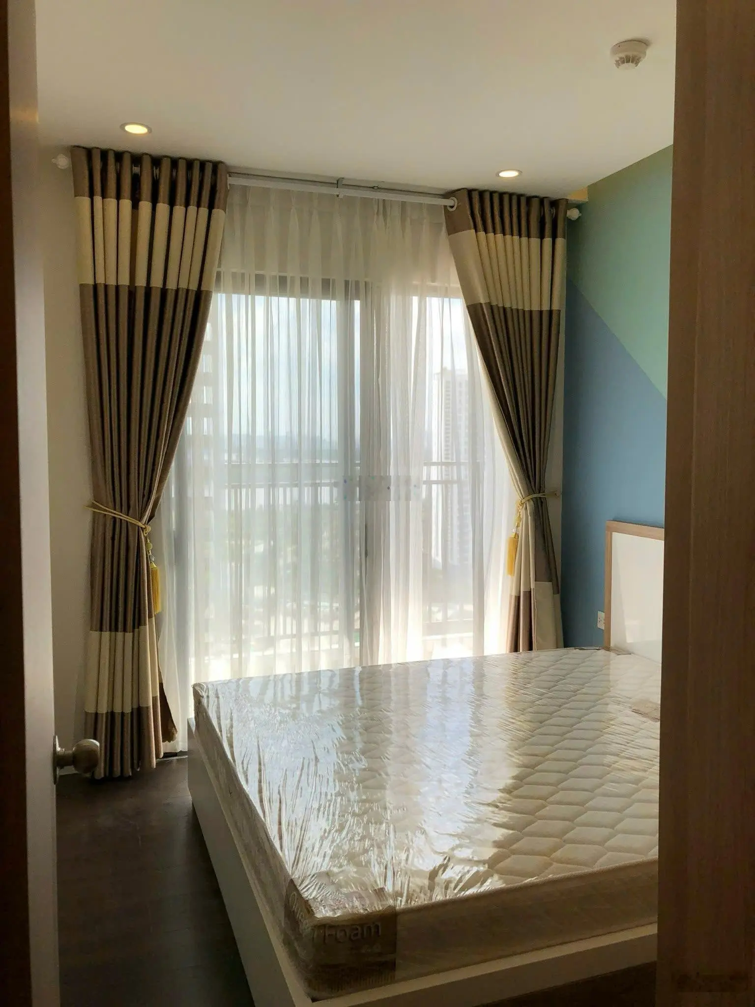 Bán căn hộ 2PN 76m2 dự án The Sun Avenue, Quận 2. LH 0909 239 ***