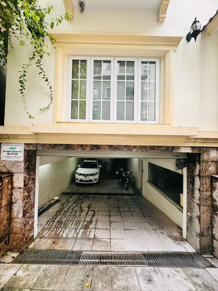 Bán nhà riêng Phố Kim Mã - 90m MT 5.2m - Ô tô tránh - khu quan chức cấp cao - Nhỉnh 30 tỉ