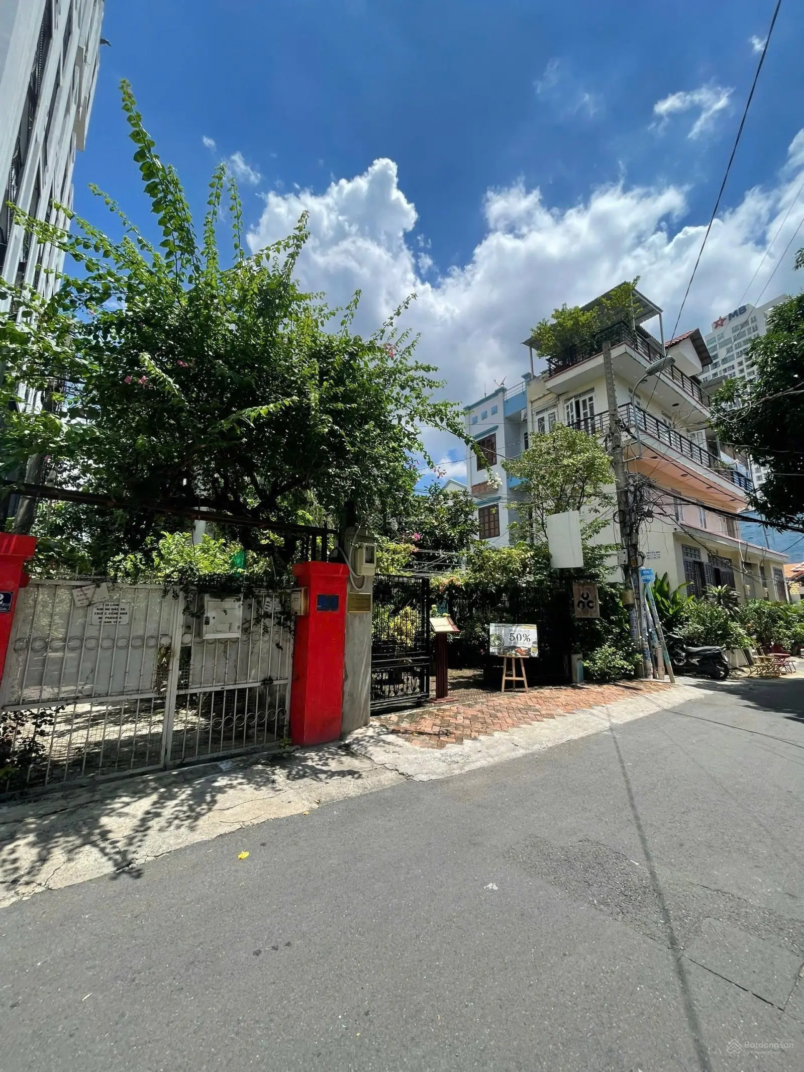 Mặt tiền Nguyễn Đăng Giai Thảo Điền - 100m2 - 3tầng - HĐT 60tr giá 28 tỷ TL trục kinh doanh sầm uất