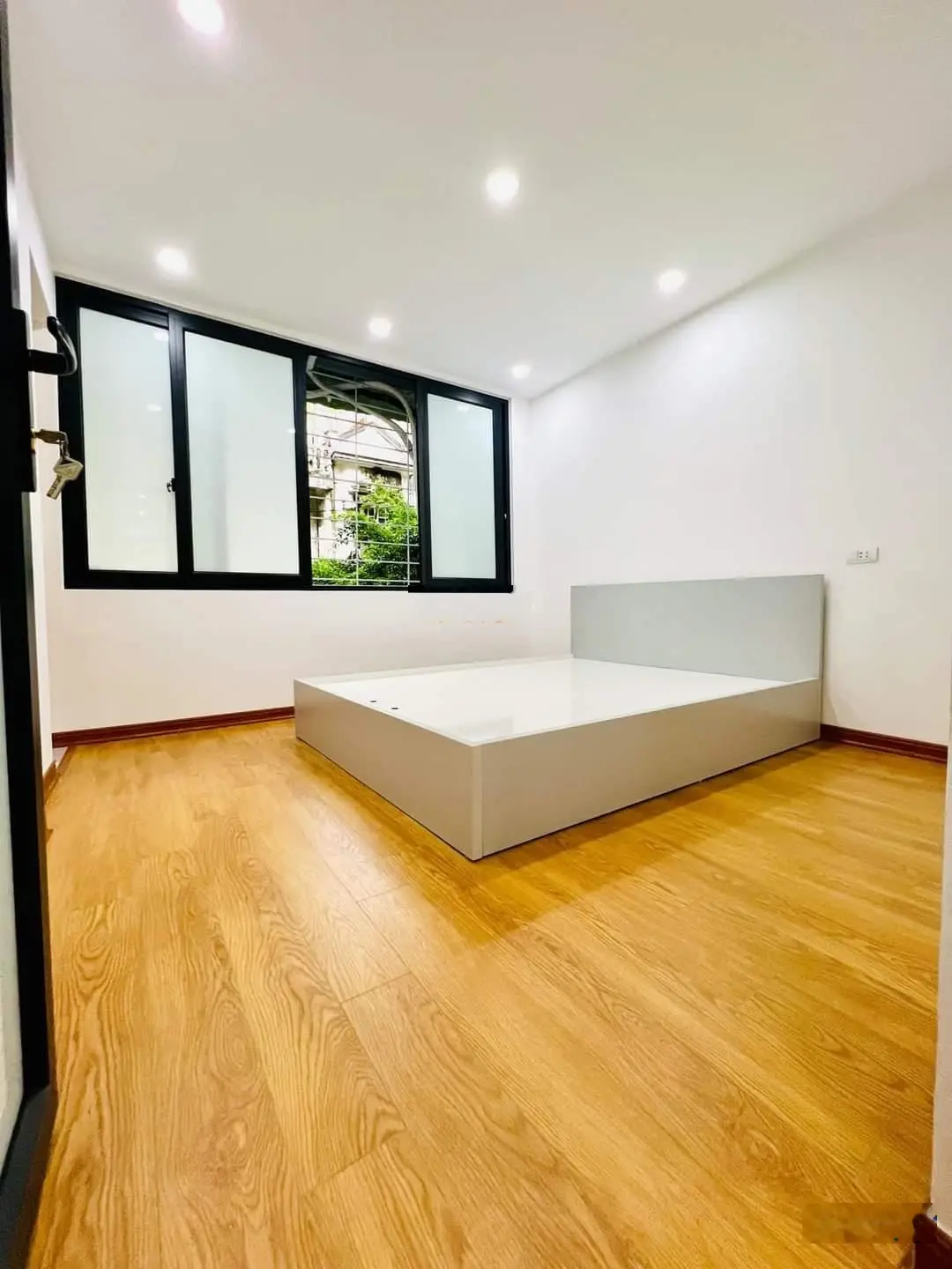 Bán nhà tập thể Chùa Bộc, Đống Đa, lô góc 90m2 (sổ 39m2), 3 ngủ, 3 thoáng, nhỉnh 4 tỷ