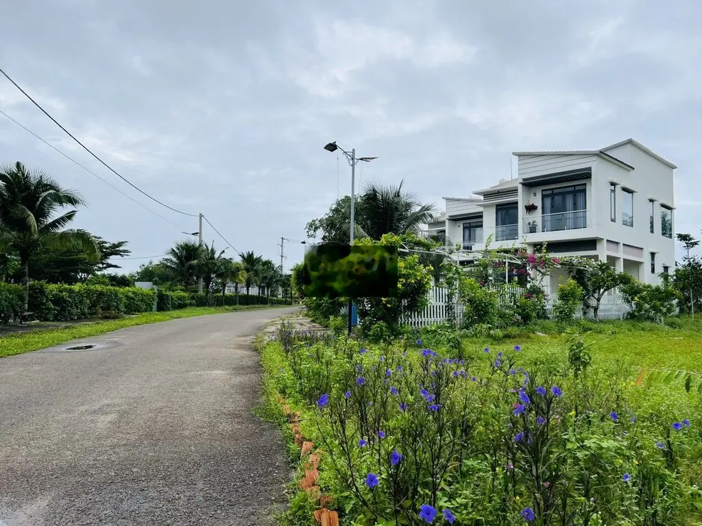 Cần bán 4.044m2 thổ cư mặt tiền sát cạnh Irelax Bangkok, sẵn 3 villa