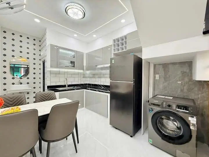 Giảm sốc 400 triệu chỉ còn 2 tỷ 9 nhà ngay đường 339,Phước Long B ,quận 9.Nhanh tay kẻo lỡ