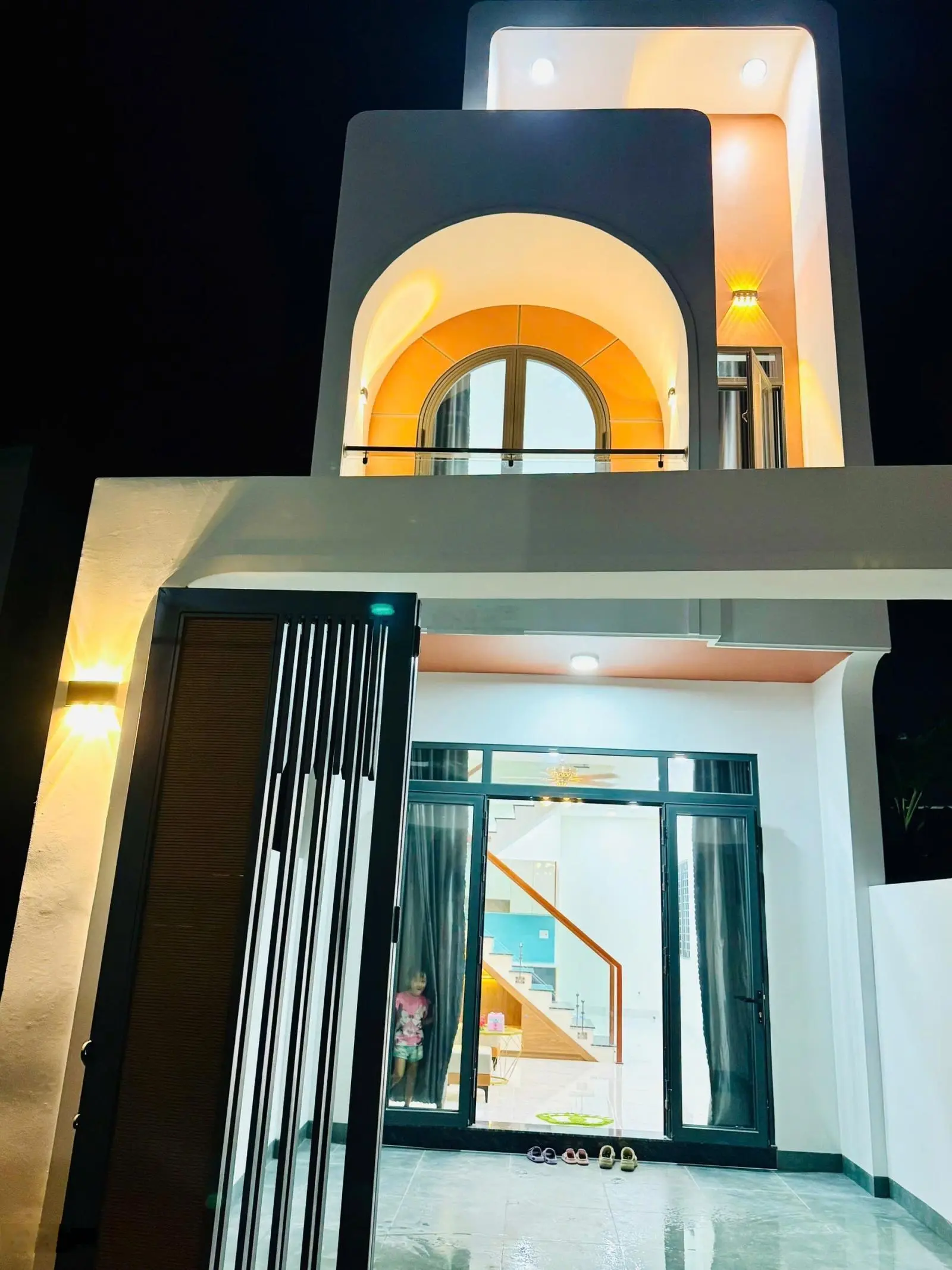 Bán nhà Phú Hoà , giá rẻ nhất khu , có đầy đủ nội thất và nhà rất đẹp , 2pn 2wc giá chỉ 2ty550