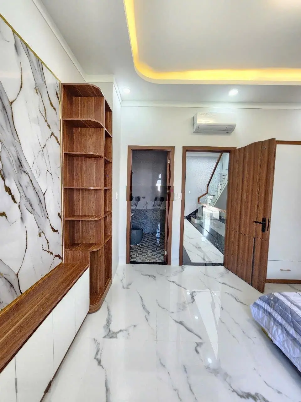 Nhà hoàn công fun nội thất sát làng đại học quôc gia tphcm .thuộc tp dĩ an