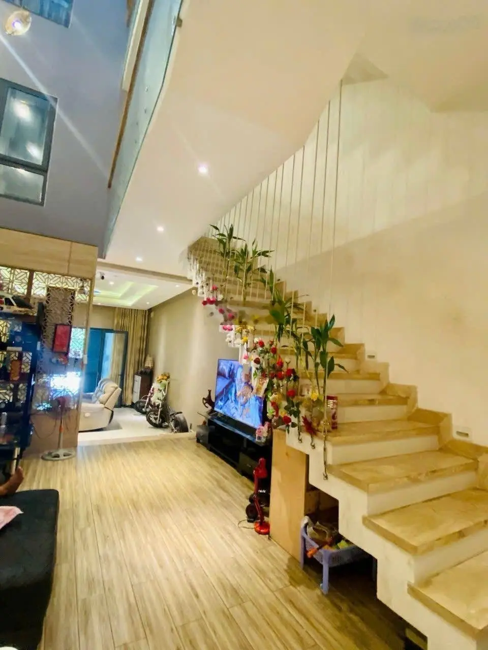 Nhà 1 trệt 3 lầu mặt tiền khu trung tâm hành chính, P. Dĩ An, Tp. Dĩ An
