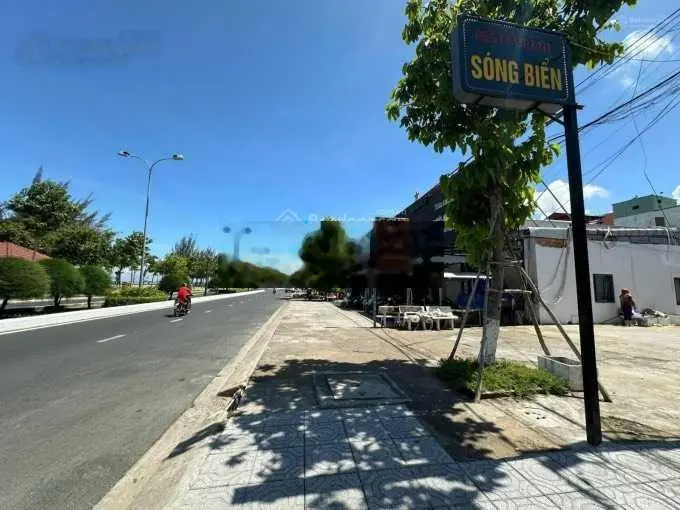 Gộp vốn cần bán gấp lô đất ngay MTĐ Lâm Quang Ky gần Chợ Đêm Phú Cường, Kiên Giang, DT 120m2/SHR