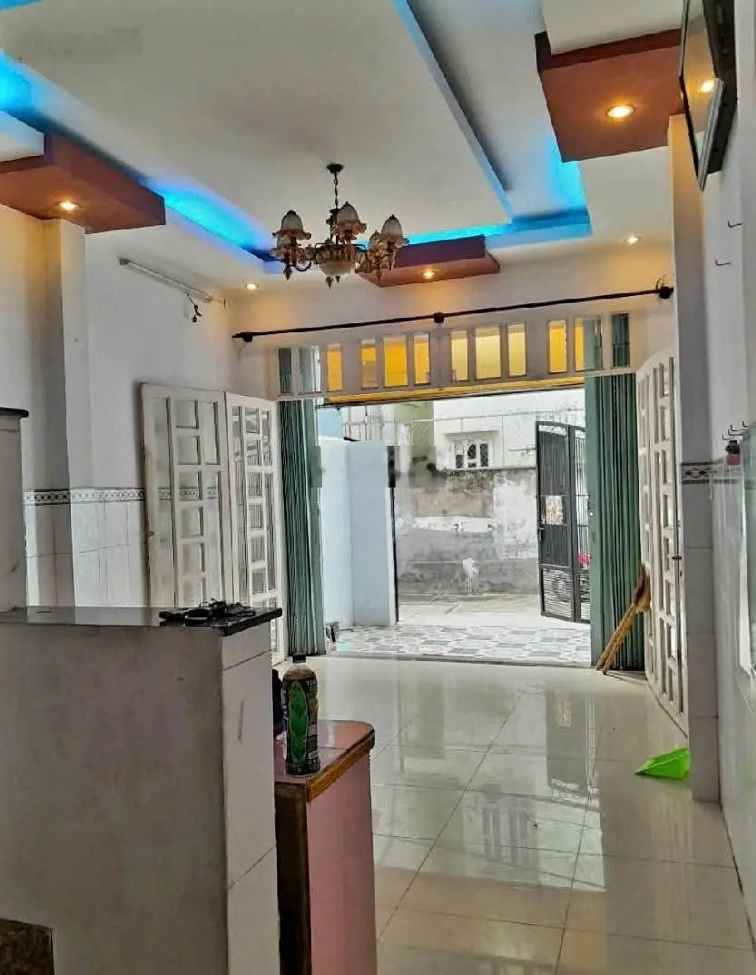 Lê Văn Quới gần Hòa Bình (417) hai mặt hẻm 4m, 3 tầng đúc vào ở ngay 4pn, sổ vuông chỉ 5,9 tỷ.