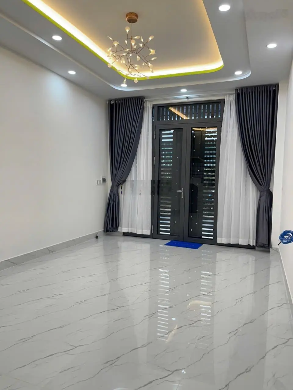Bán nhà HXH 8m có lề láng nhựa sạch đẹp 4 tầng DT: 55m2 3PN 3wc Trương Văn Thành, Hiệp Phú, Q9