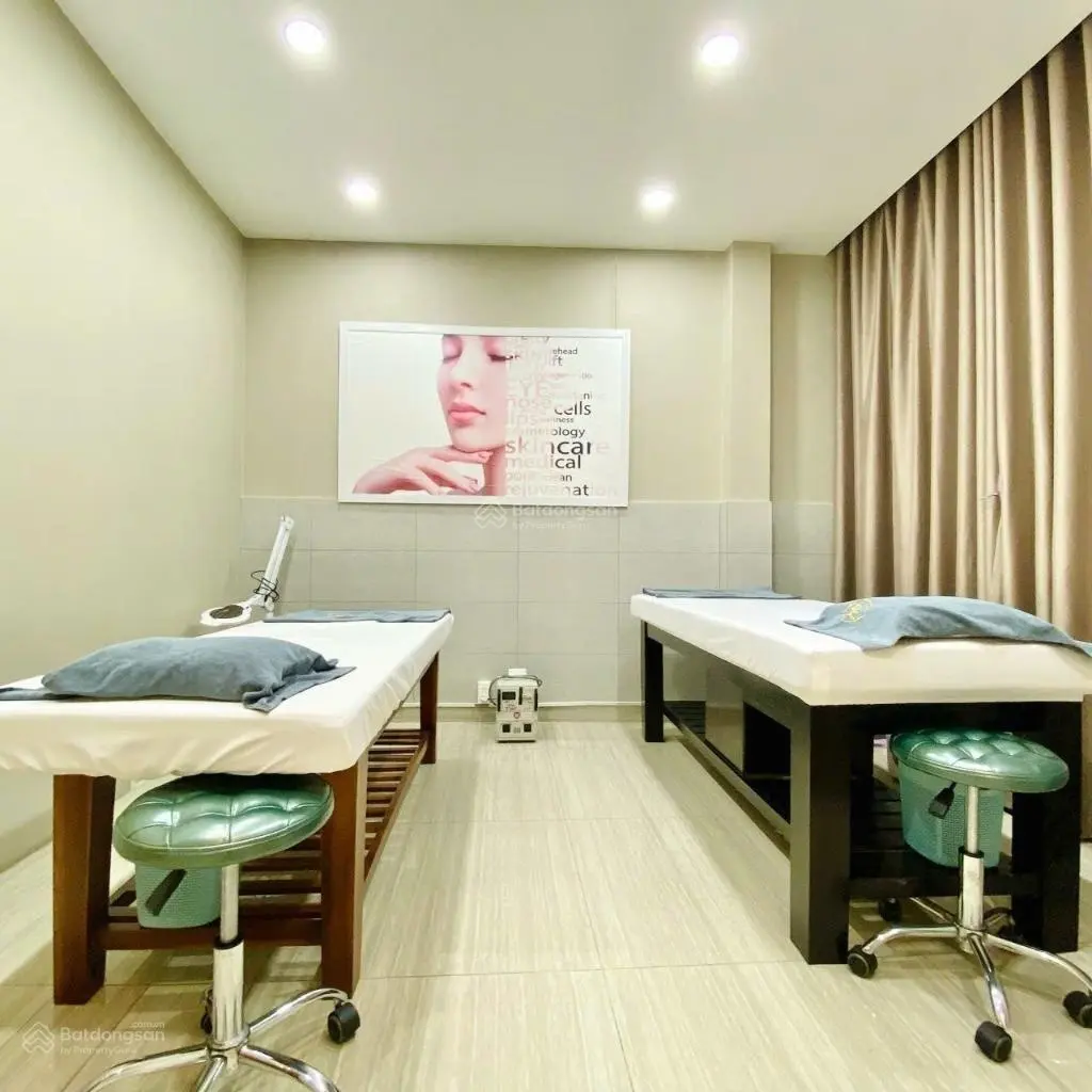 Mặt tiền kinh doanh đỉnh - vip huỳnh văn bánh phú nhuận - 110m(5 x 22) - 5 tầng - thang máy