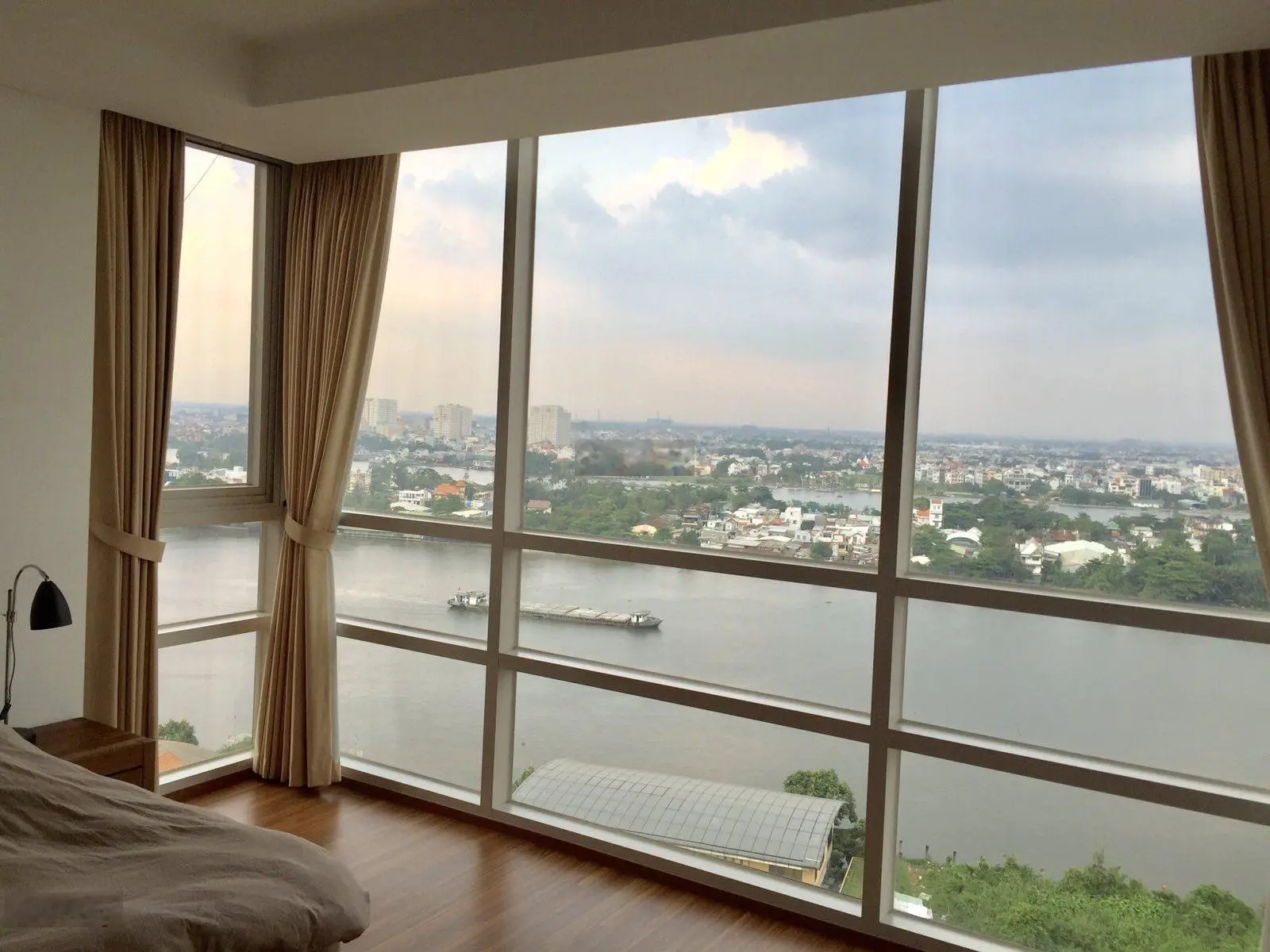 Em chi cần bán gấp Xi Riverview 200 m giá 20 tỷ gọi 0909 776 *** bao rẻ