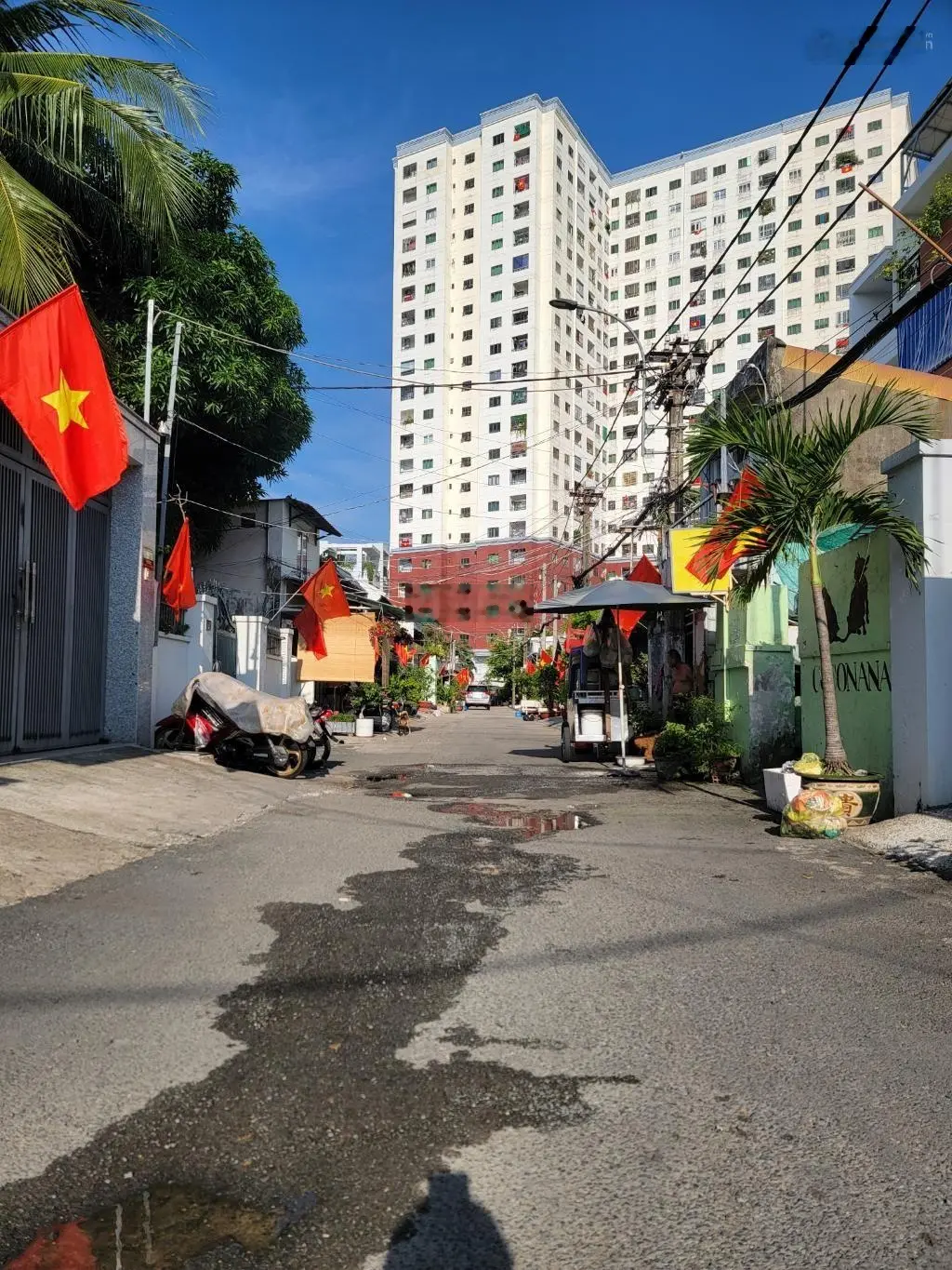 Hẻm ô tô quay đầu, 103,6m2, sổ vuông a4, gần hàng xanh, an ninh, dân trí cao