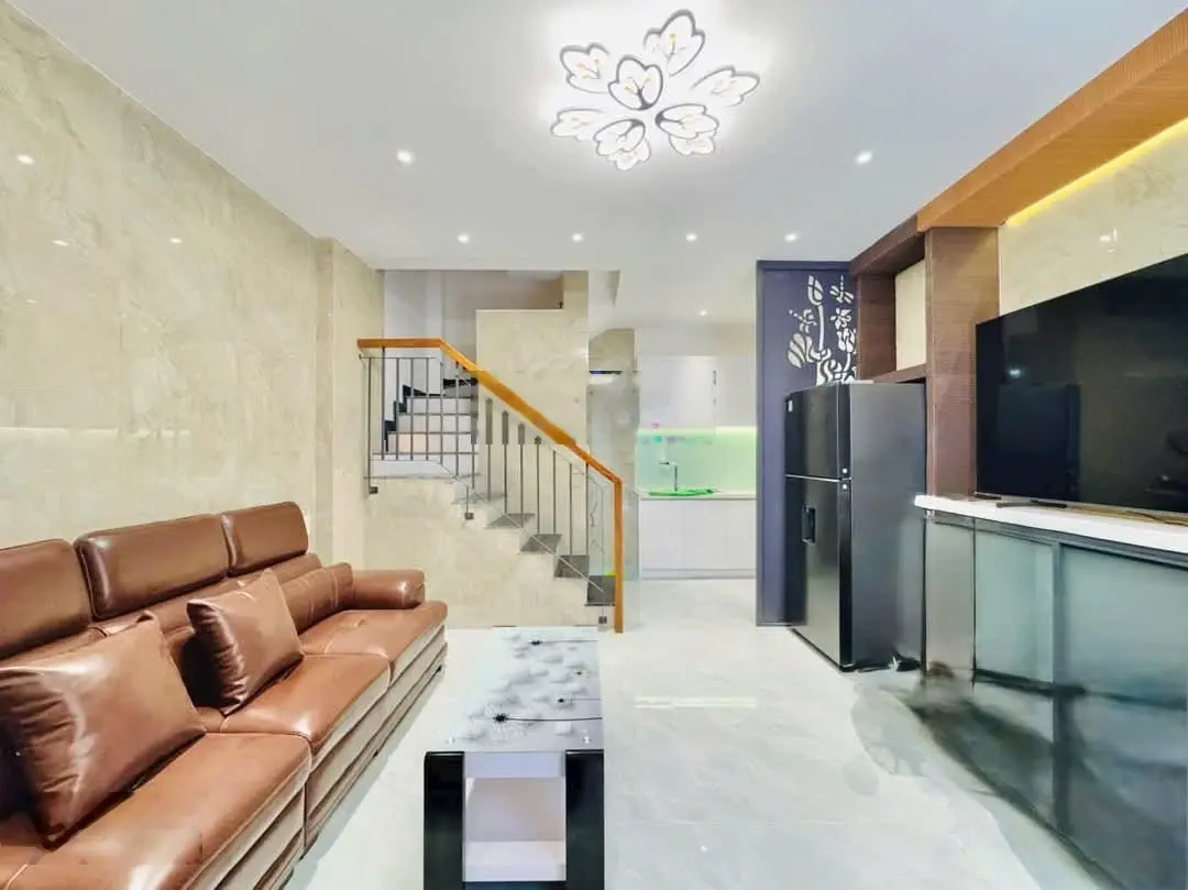 Chủ đi Canada bán GẤP.Nhà Yên Thế, P.2, Quận Tân Bình.DT 39,6m2.Giá 3ty050 còn TL,sổ riêng,Hẻm 6m