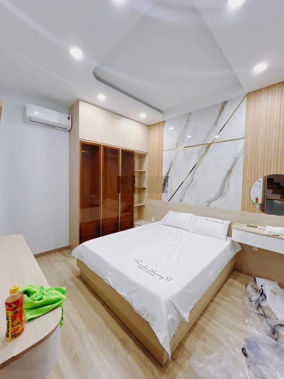 Bán nhà đường Số, 4 tầng, DT 46m2, xe hơi đỗ cửa, Quận 4