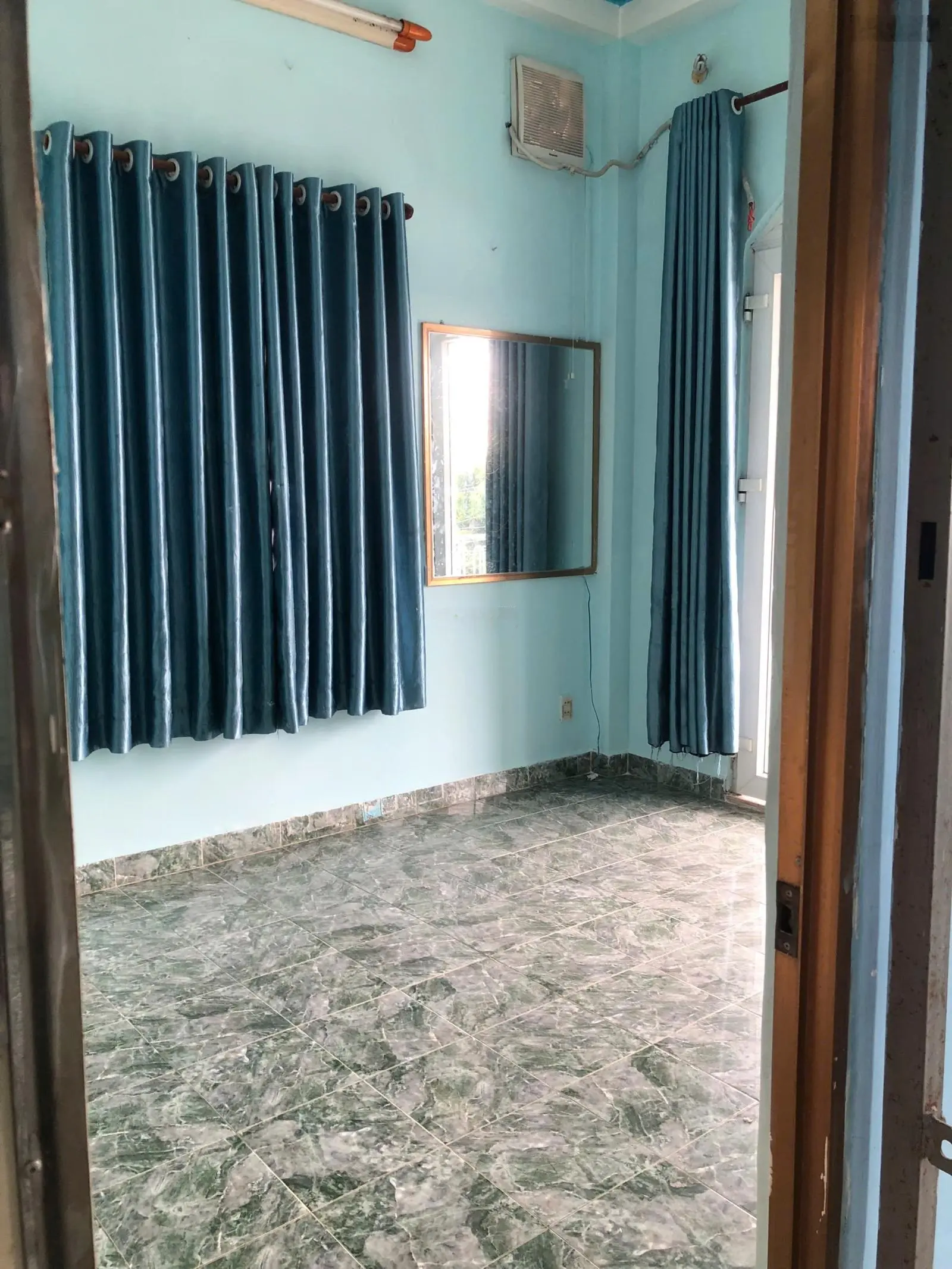Gấp bán để định cư, HXH thông, nhà 3 tầng, DT: 96m2, ngang 8m, pháp lý chuẩn, tạo ra dòng tiền đều