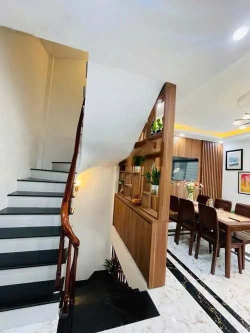 Nhanh Tay Thì Còn ! Nhà Đẹp Trung Tâm Thạch Bàn, Lô Góc, DT 35m2, MT 4,6m. Giá 5,25 TỶ