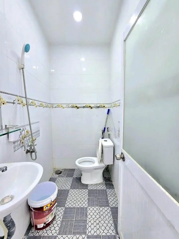 Nhà quận 6 hậu giang - shr - 800tr