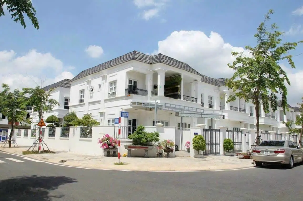 Bán Nhà 1 trệt 1 lầu, 135m2 dự án Thăng Long Home Hiệp Phước giá tốt nhất hiện tại